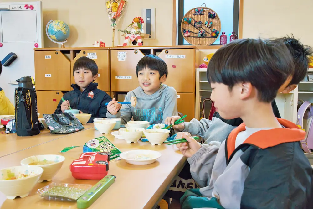 一汁三菜栄養満点のお昼ご飯